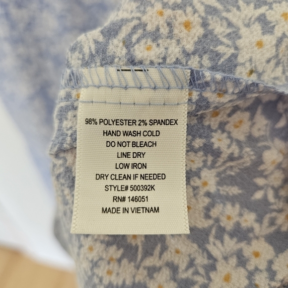 Monteau Square Neck Blue Dress with Daisies - Picture 8 of 9